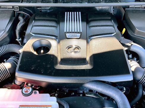 Used 2025 Lexus LX 600 4WD w/ Accessory Package (Z1) image 33