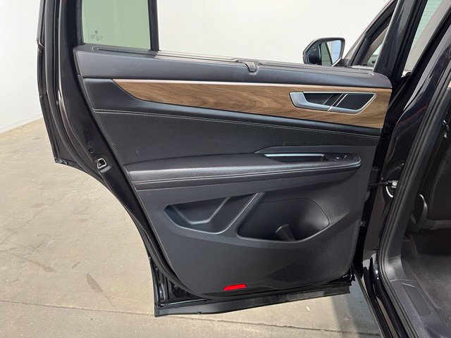 Used 2025 Volkswagen Atlas SE FWD image 20