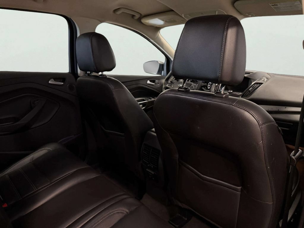 Used 2017 Ford Escape SE w/ SE Leather Comfort Package FWD image 22
