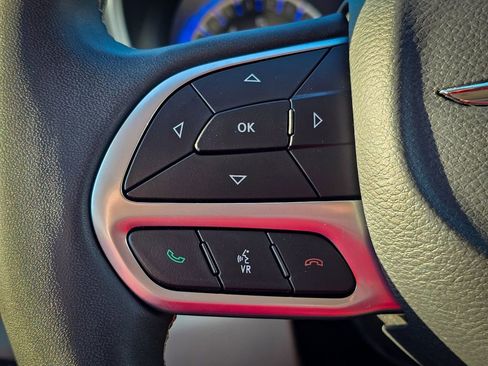 Certified 2022 Chrysler Pacifica Touring-L image 19