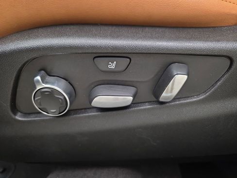 Used 2024 Cadillac XT4 Premium Luxury image 13