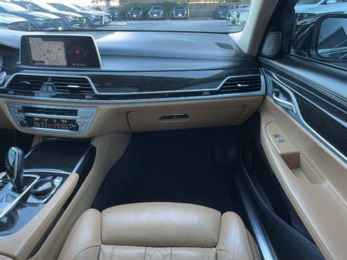 Used 2017 BMW 750i 750i image 35