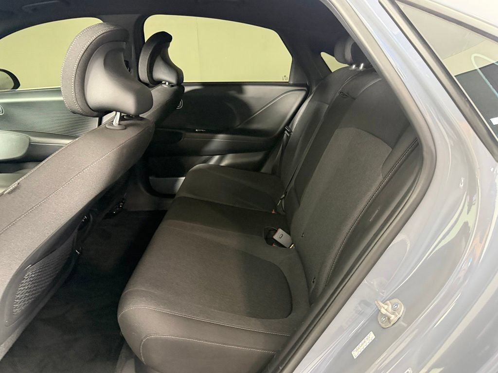 Used 2024 Hyundai Ioniq 6 SE RWD image 17