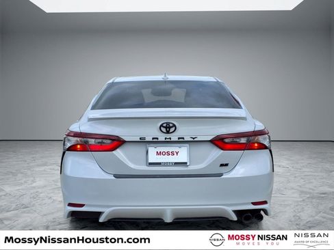 Used 2024 Toyota Camry SE w/ Convenience Package image 6