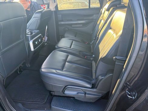 Used 2024 Ford Expedition Max XLT image 9