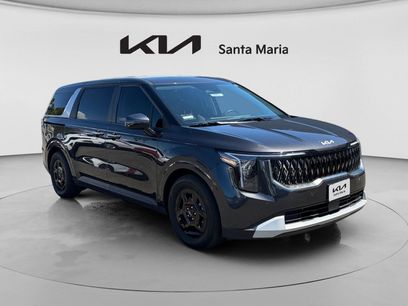 Used 2025 Kia Carnival