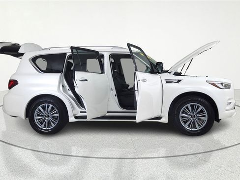 Used 2024 INFINITI QX80 Luxe image 8