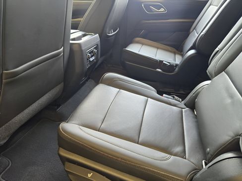 Used 2021 Chevrolet Tahoe High Country w/ Premium Package RWD image 27