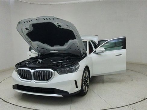 Used 2025 BMW 540i xDrive image 71