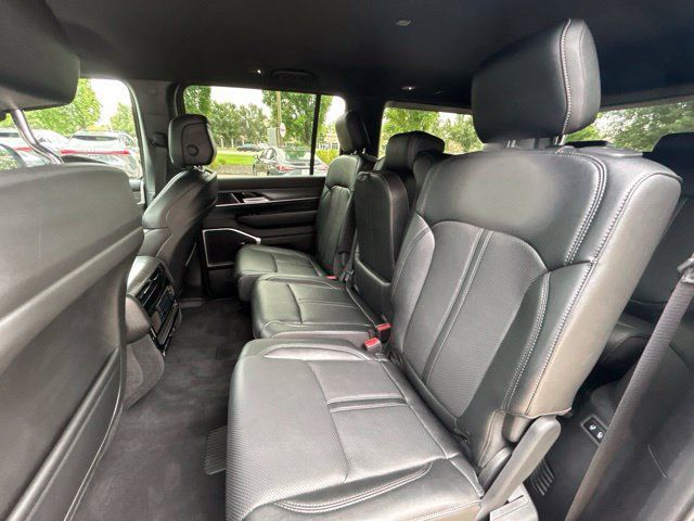 Used 2024 Jeep Wagoneer Series II w/ Flexible Seating Group AWD/4WD image 13