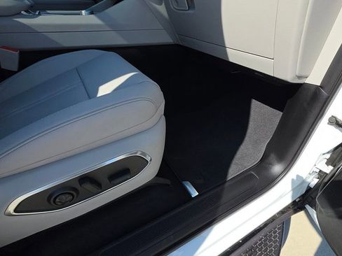New 2026 Jeep Grand Wagoneer 4WD image 13
