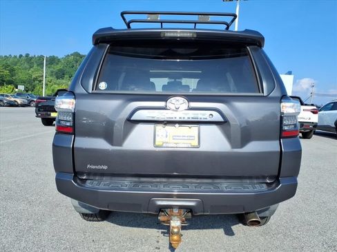 Used 2018 Toyota 4Runner SR5 Premium AWD/4WD image 10