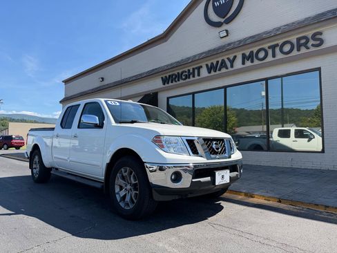 Used 2016 Nissan Frontier SL AWD/4WD image 1