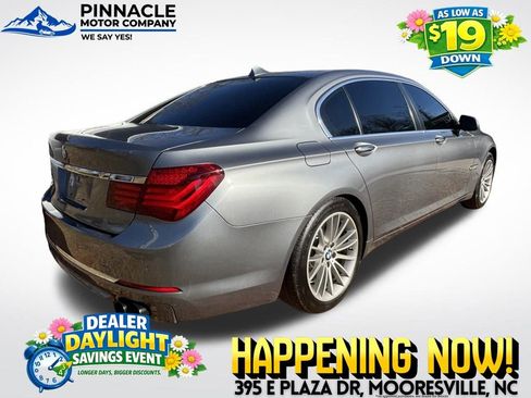 Used 2014 BMW 750Li w/ Executive Package image 3