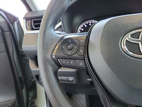 Used 2021 Toyota RAV4 XLE image 18