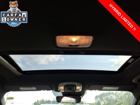 Used 2025 Hyundai Elantra Limited FWD image 14