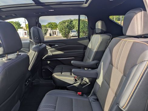 Certified 2025 Chevrolet Traverse High Country w/ LPO, Floor Liner Package AWD/4WD image 13