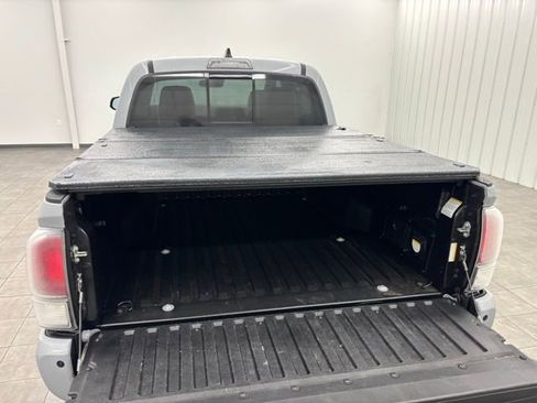 Used 2020 Toyota Tacoma TRD Sport w/ TRD Premium Sport Package image 9