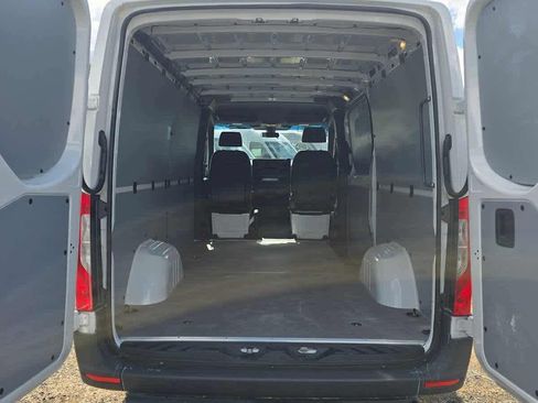 Used 2025 Mercedes-Benz Sprinter 2500 image 22