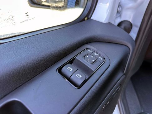 Used 2025 Mercedes-Benz Sprinter 2500 image 17