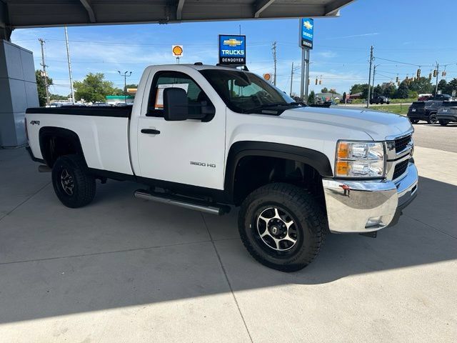 Used 2010 Chevrolet Silverado 3500 LT w/ Interior Plus Package AWD/4WD image 3