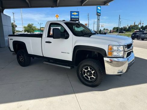 Used 2010 Chevrolet Silverado 3500 LT w/ Interior Plus Package AWD/4WD image 3