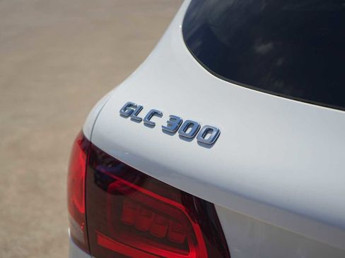 Used 2022 Mercedes-Benz GLC 300 image 8