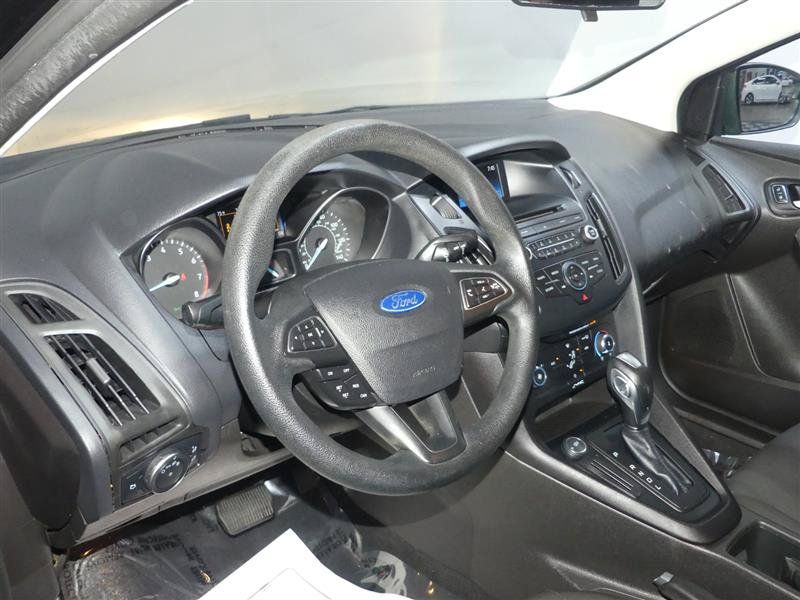 Used 2015 Ford Focus SE w/ Reverse Sensing Package FWD image 22