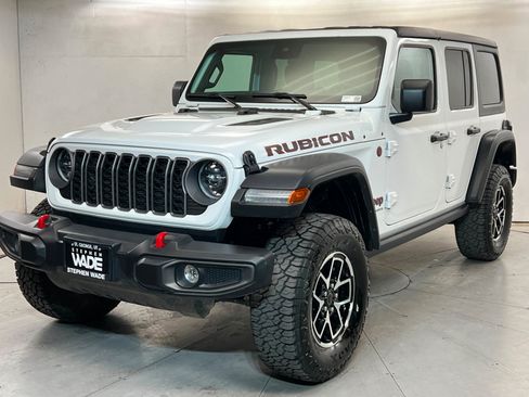 Certified 2025 Jeep Wrangler Unlimited Rubicon AWD/4WD image 1