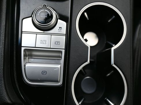 Used 2022 Genesis G70 2.0T image 23