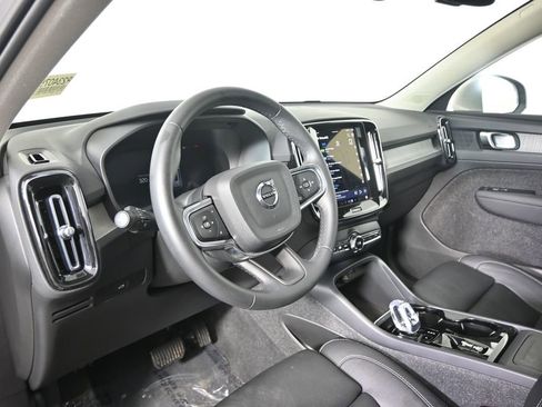 Used 2024 Volvo XC40 B5 Plus AWD/4WD image 23