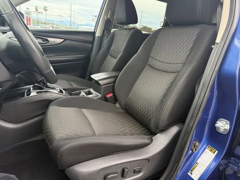 Used 2017 Nissan Rogue SV image 12