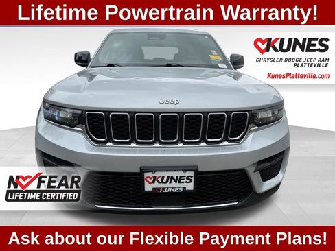 Used 2024 Jeep Grand Cherokee Laredo w/ Trailer Tow Package AWD/4WD image 4