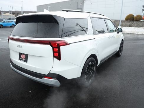 New 2025 Kia Carnival EX image 18