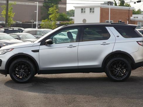 Used 2019 Land Rover Discovery Sport SE image 3