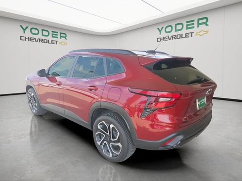 Used 2025 Chevrolet Trax RS w/ Driver Confidence Package FWD image 6
