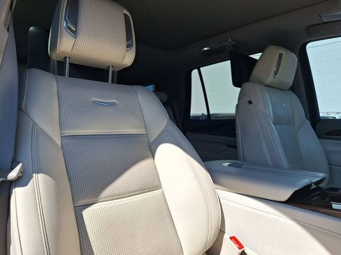 Certified 2023 Cadillac Escalade Premium Luxury Platinum w/ LPO, Radiant Package image 30