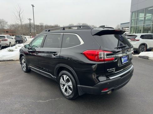 Used 2023 Subaru Ascent Premium w/ Convenience Package image 8