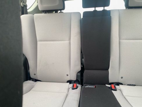 Used 2018 Toyota RAV4 XLE AWD/4WD image 15