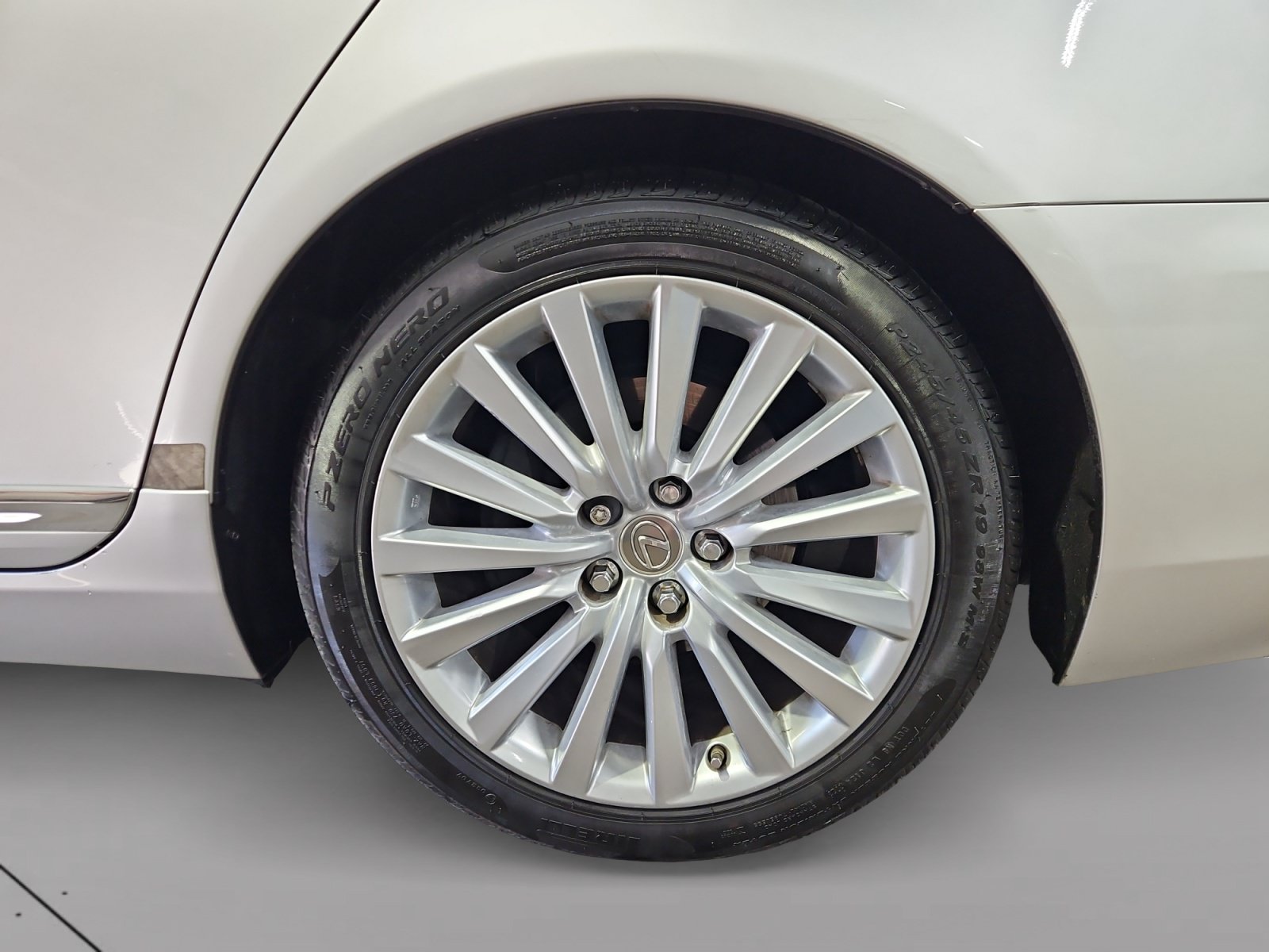 Used 2014 Lexus LS 460 w/ Comfort Package RWD image 16