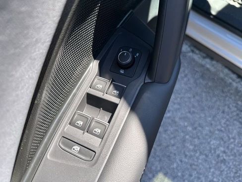 New 2026 Volkswagen Tiguan SE R-Line AWD/4WD image 14