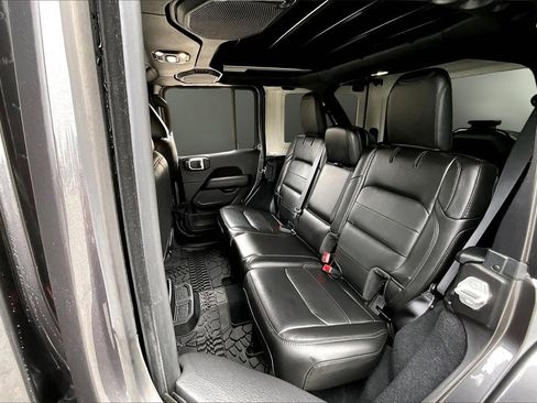 Certified 2022 Jeep Wrangler Unlimited Sahara image 22