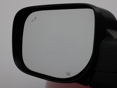 Used 2022 Nissan Titan SV RWD image 16