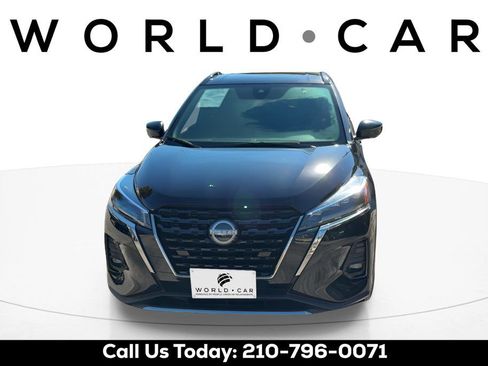 Used 2024 Nissan Kicks SR image 2
