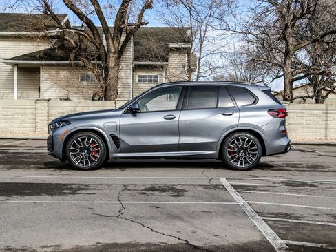 New 2026 BMW X5 xDrive50e w/ Executive Package image 2