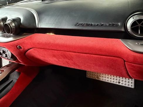 Used 2015 Ferrari F12 Berlinetta RWD image 33