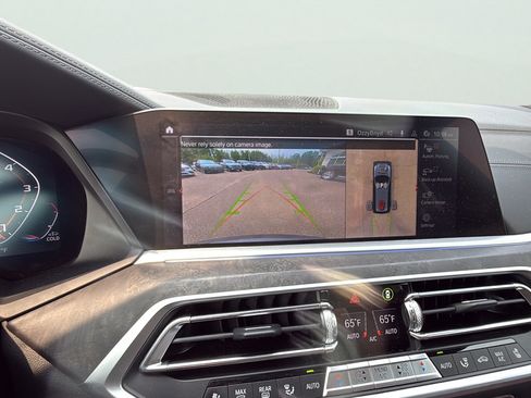 Used 2022 BMW X7 M50i w/ Dynamic Handling Package AWD/4WD image 15