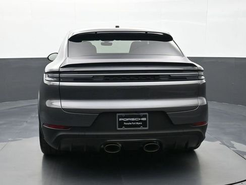 New 2026 Porsche Cayenne GTS image 21