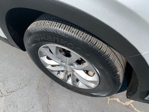 Used 2019 Hyundai Santa Fe SEL AWD/4WD image 10