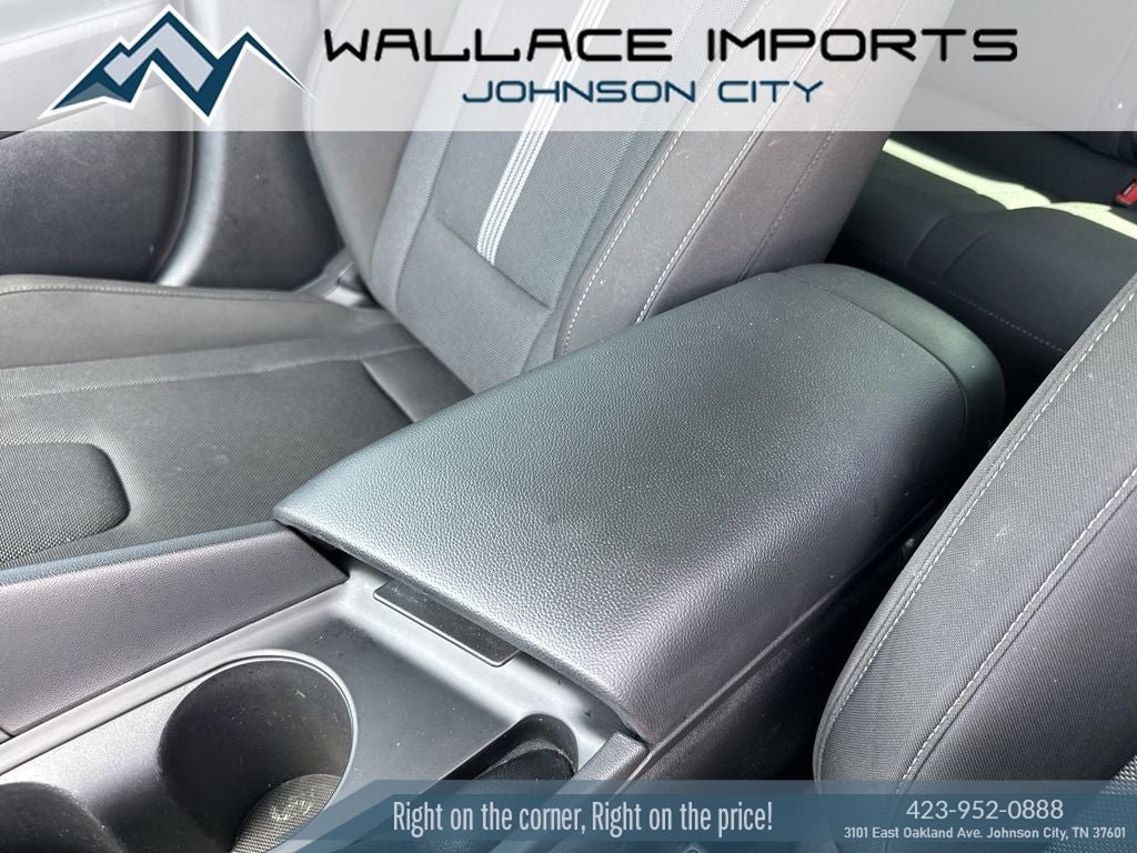 Used 2024 Hyundai Elantra SE FWD image 17